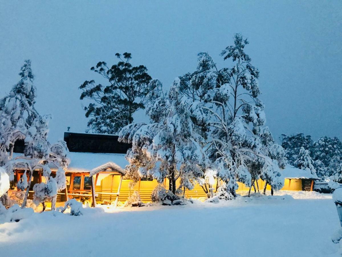 Cradle Mountain Wilderness Village ภายนอก รูปภาพ